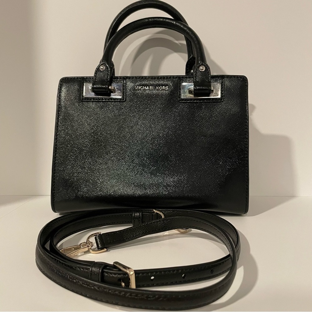 Michael Kors shoulder or Crossbody bag excellent condition!